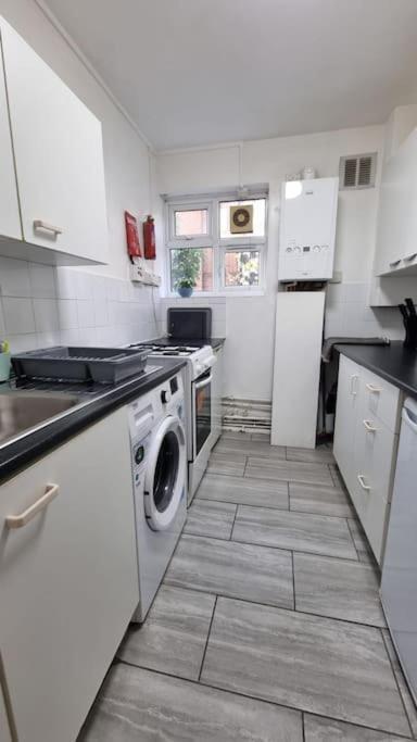 2 Bedroom Apartment In Kennington Londres Exterior foto